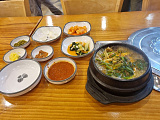 날도 덥..